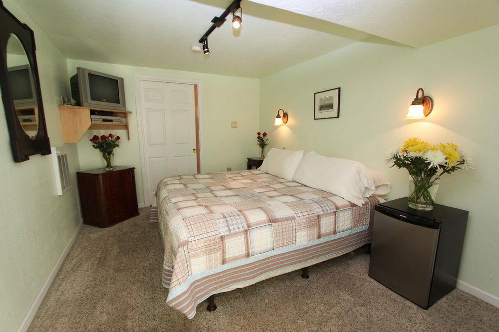 The Woods Hotel - Gay Lgbtq Cabins Guerneville Exterior foto