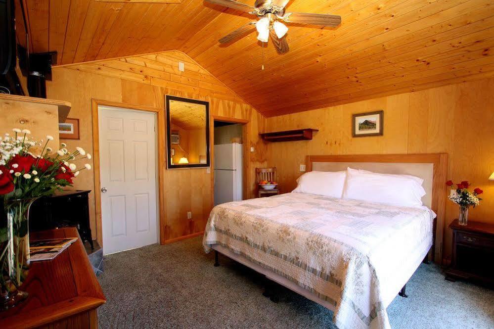 The Woods Hotel - Gay Lgbtq Cabins Guerneville Exterior foto